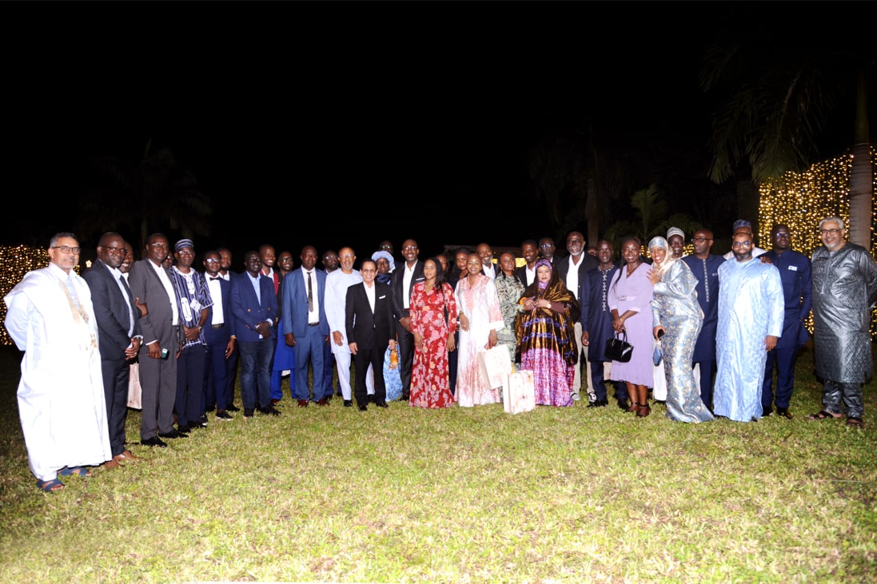 Participants du 4e Séminaire Groupe de Star Oil Group réunis lors de la soirée de gala à Bingerville.